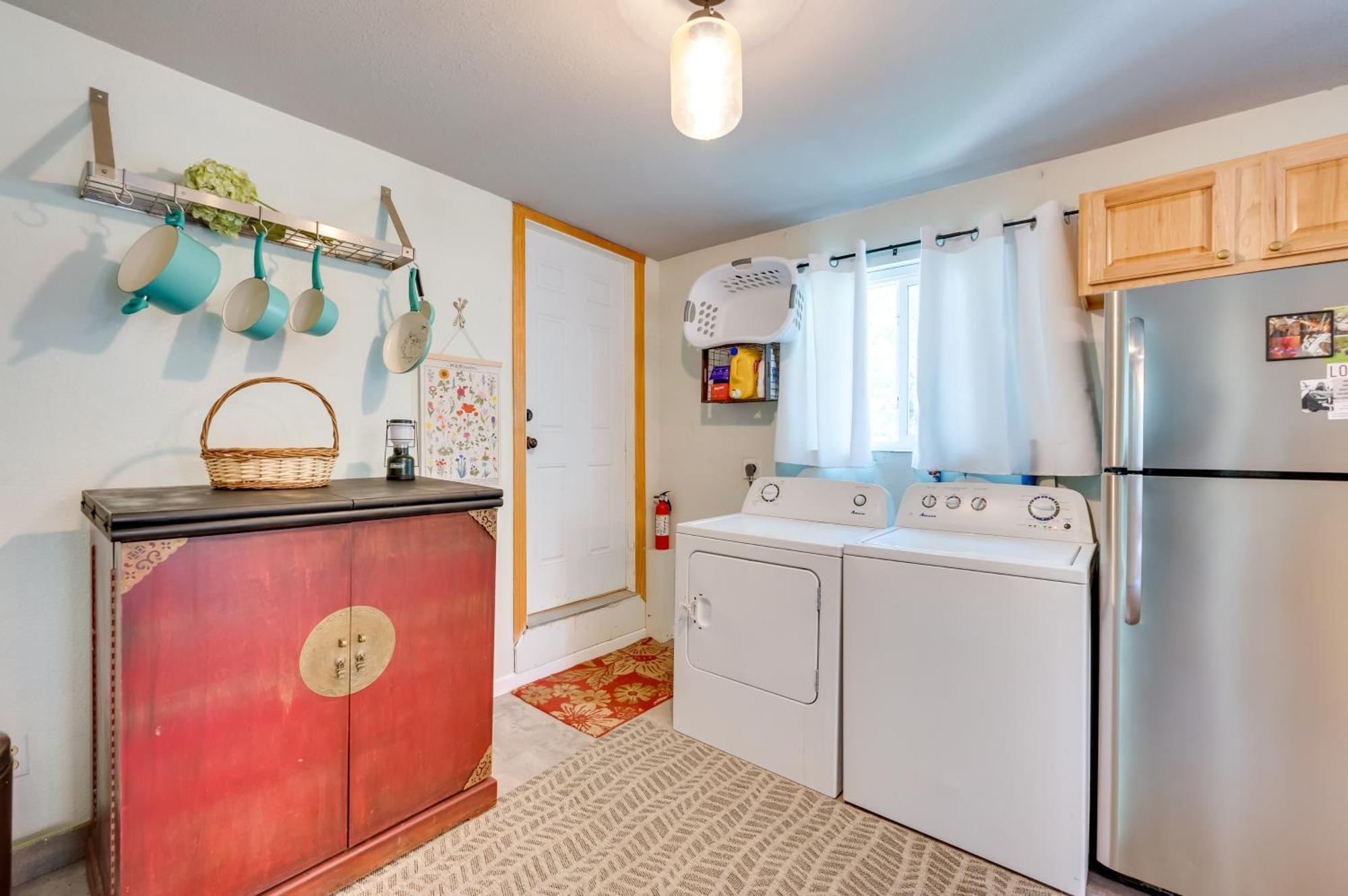Stunning Golden Home With Deck About 35 Mi To Denver! Екстериор снимка