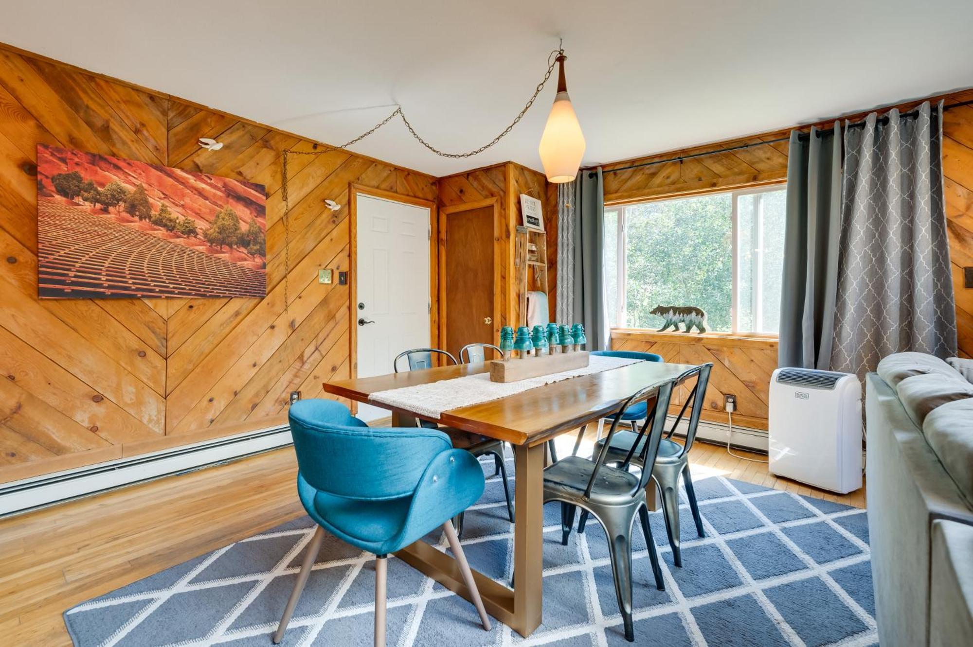 Stunning Golden Home With Deck About 35 Mi To Denver! Екстериор снимка